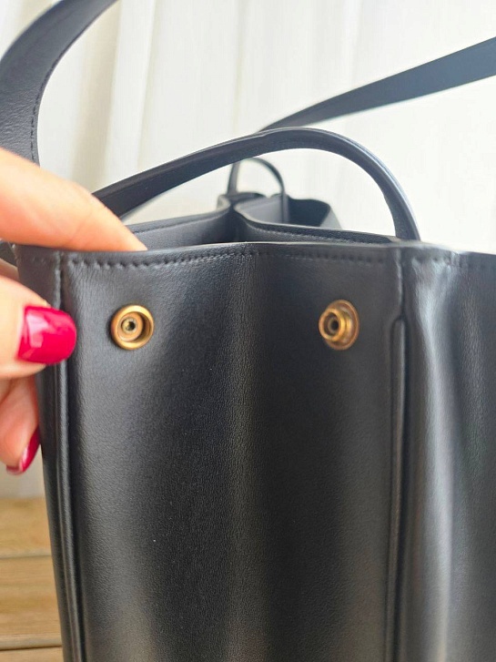 Кожаная сумка Balenciaga 37x34 см