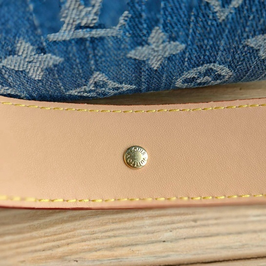 Женская сумка-хобо Louis Vuitton Carry All MM 29x24 см