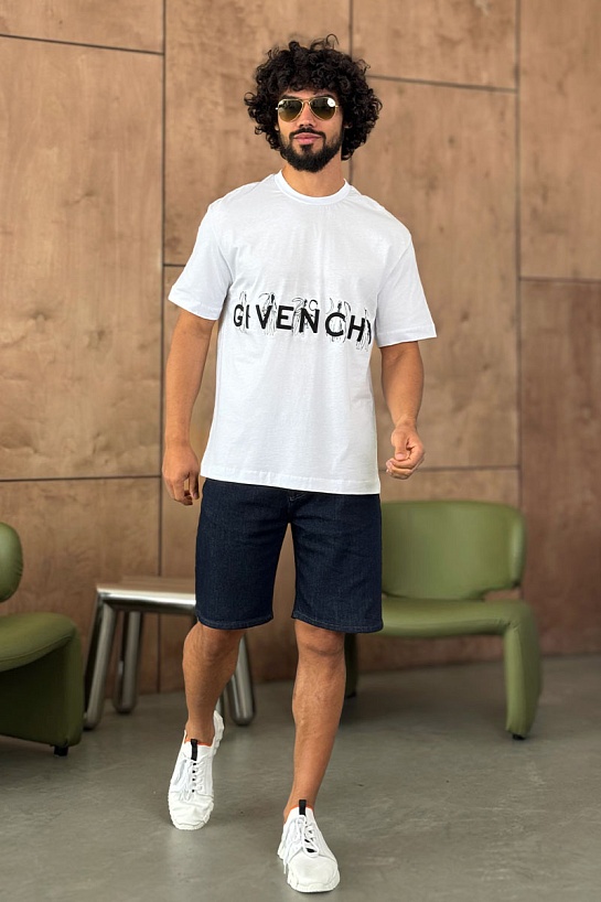 Белая оверсайз футболка Givenchy embossed logo