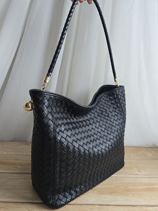 Кожаная сумка Bottega Veneta 33x26 см