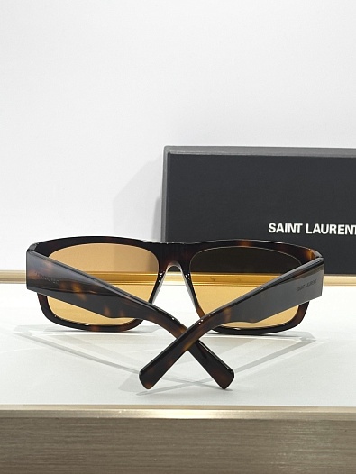 Солнцезащитные очки Yves Saint Laurent   