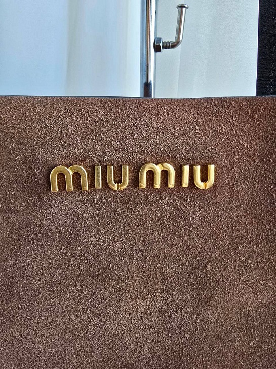 Замшевая сумка-шоппер MIU MIU 34x33 см