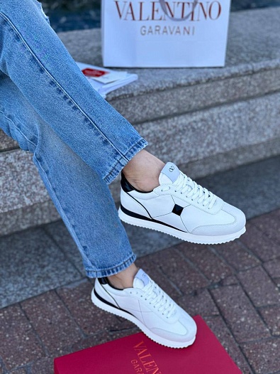Женские кожаные кроссовки Valentino - White / Black   