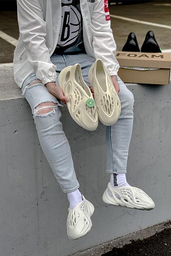Кроссовки Adidas Yeezy Foam RNNR MXT "Sand"   