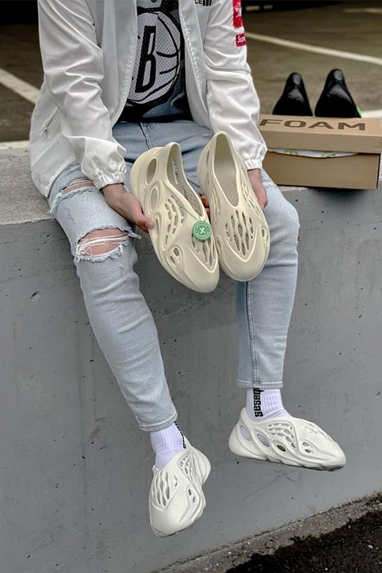 Кроссовки Adidas Yeezy Foam RNNR MXT "Sand"