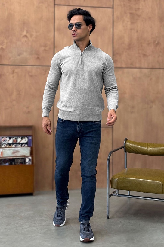 Мужской джемпер Hugo Boss серого цвета