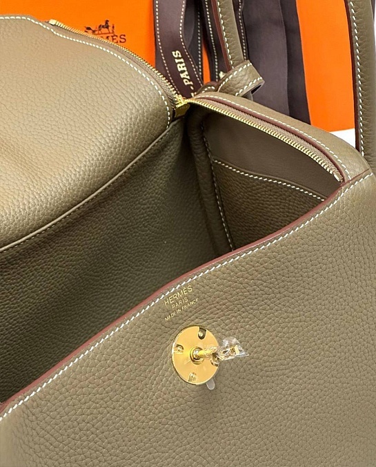Женская кожаная сумка Hermes Lindy Premium 26x18x13 см - Olive