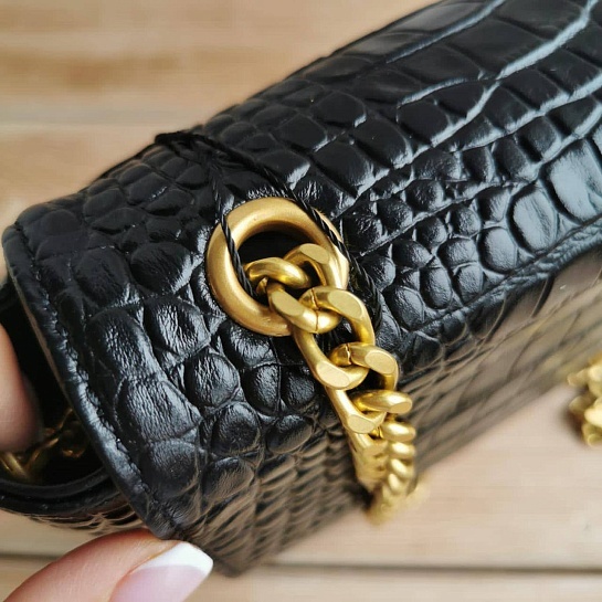 Женская чёрная кожаная сумка Yves Saint Laurent 32x19 см