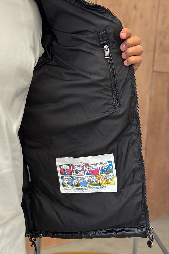 Мужская куртка с матовым эффектом чёрного цвета Moncler Maya Short