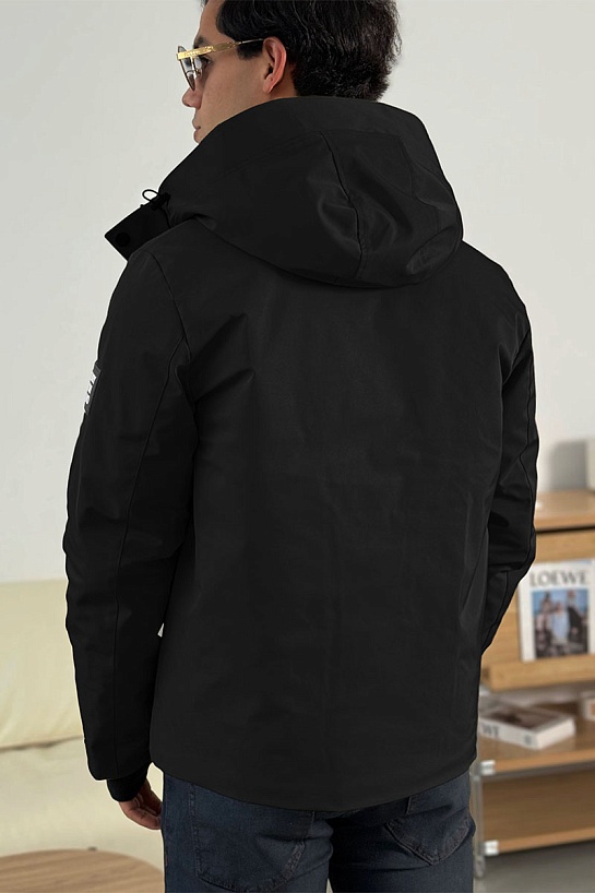 Чёрный пуховик Burberry London England logo-patch