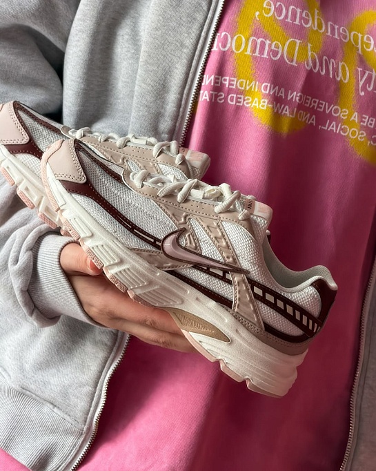 Кроссовки Nike initiator