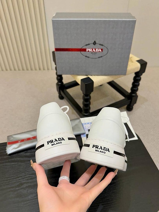 Комбинированные кроссовки Prada logo-plaque - White