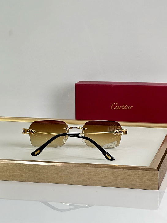 Солнцезащитные очки Cartier