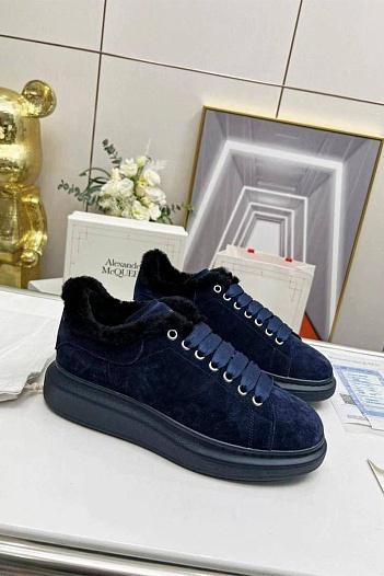 Замшевые кроссовки с мехом Alexander McQueen Sprint Runner - Navy   
