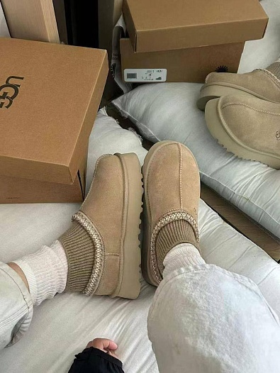 Женские ботинки UGG Classic Mini Cresent - Beige   