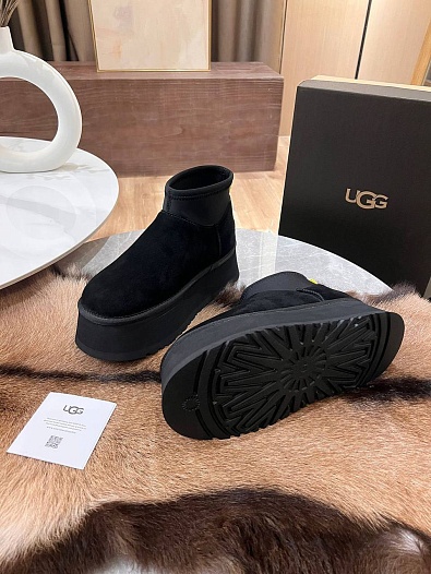 Женские ботинки с мехомм UGG Deeper - Black