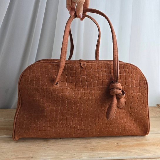 Замшевая сумка Jacquemus The Turismo Soft 38x23 см