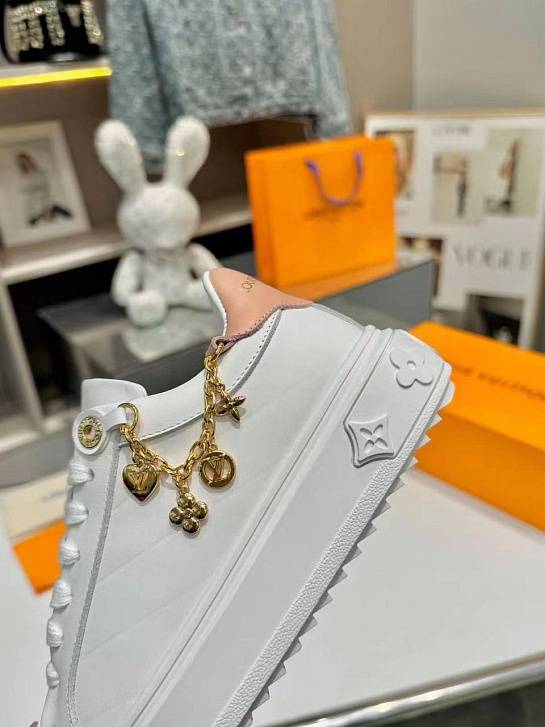 Женские кожаные кроссовки Louis Vuitton Time Out - White