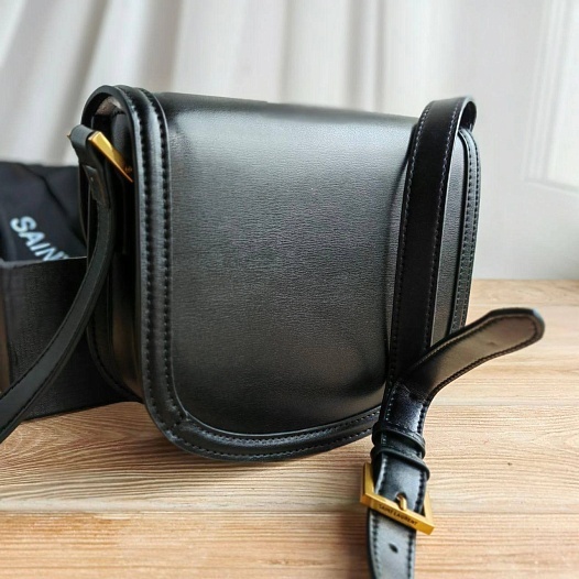 Кожаная сумка Yves Saint Laurent 19x17 см   