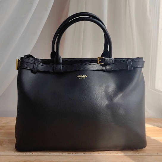 Женская кожаная сумка Prada Buckle 35x25 см (2 расцветки)