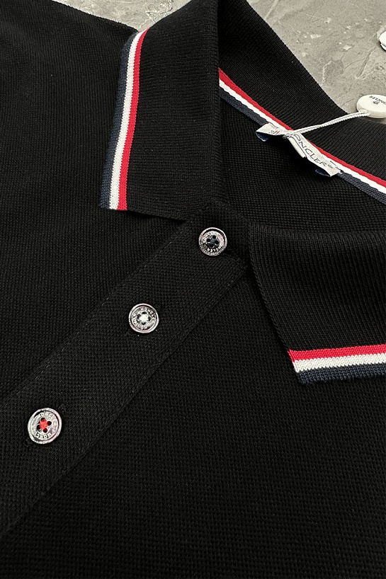 Мужское поло чёрного цвета Moncler logo-patch