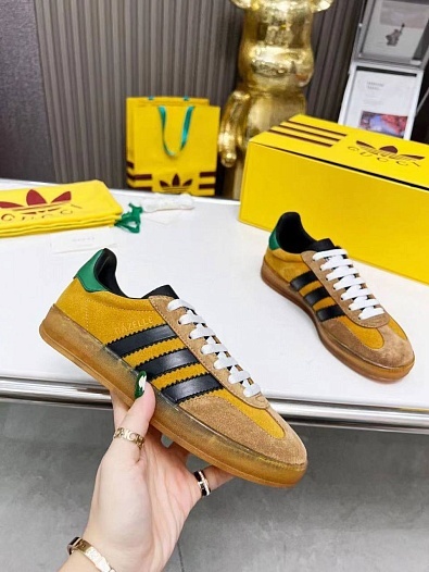 Женские кроссовки Gucci x Adidas Gazelle Collaboration - Orange   