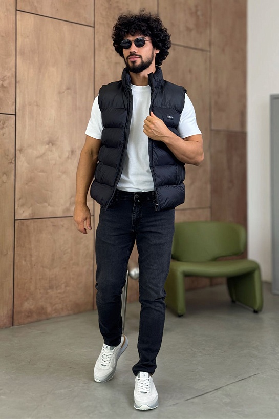 Мужской чёрный жилет Hugo Boss