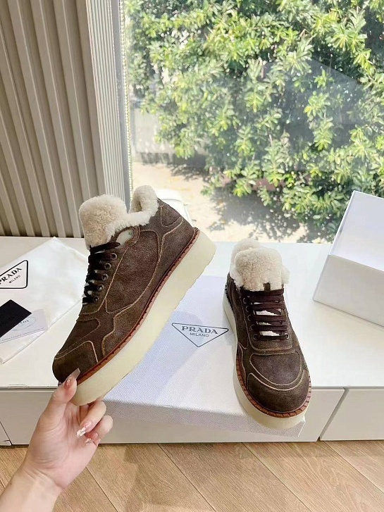 Женские замшевые кроссовки с мехом Prada Premium - Brown