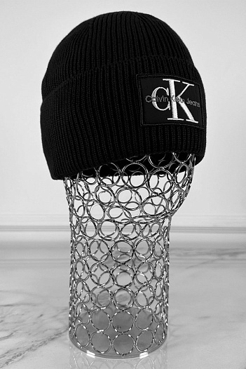 Чёрная шапка Calvin Klein Jeans monologo patch   