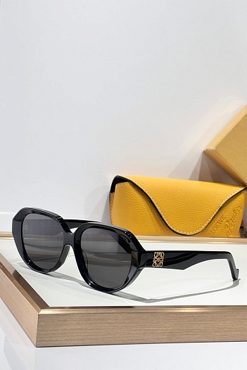 Солнцезащитные очки Loewe Anagram   