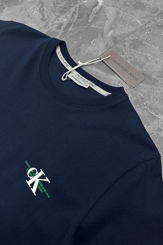 Мужская тёмно-синяя футболка Calvin Klein Urban Graphic