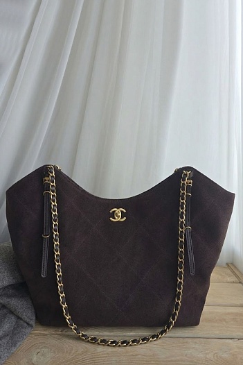 Замшевая сумка Chanel Maxi 44x28 см   