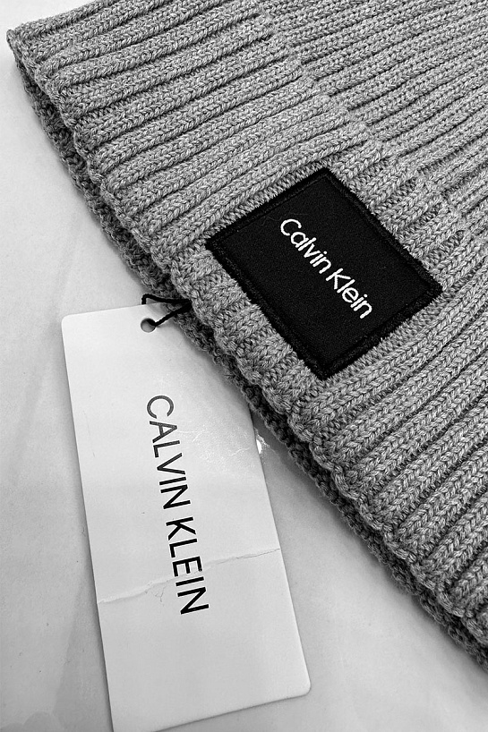 Серая шапка Calvin Klein logo-patch