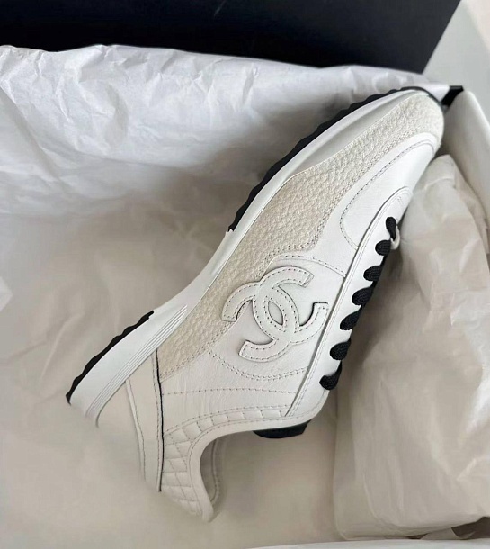 Женские кожаные кроссовки Chanel premium - White