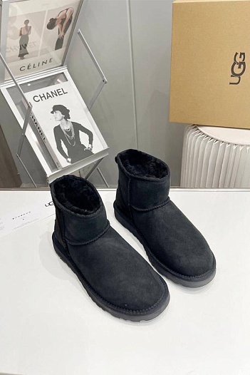 Мужские чёрные ботинки UGG Classic   
