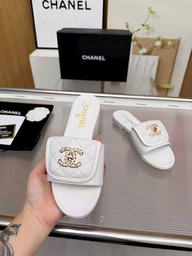 Женские кожаные шлёпанцы Chanel premium   