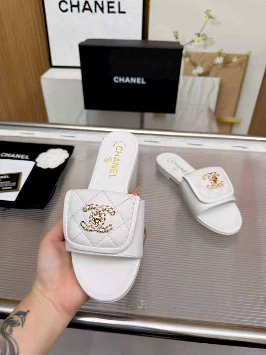 Женские кожаные шлёпанцы Chanel premium