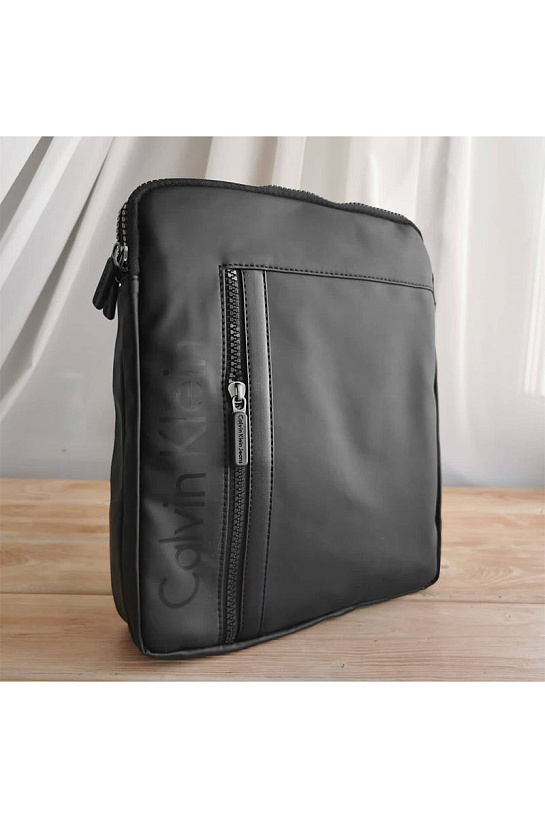 Мужская чёрная сумка Calvin Klein 27x23 см