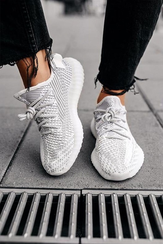 Кроссовки Adidas Yeezy Boost 350 V2 "Static"