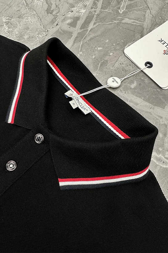 Мужское поло чёрного цвета Moncler logo-patch