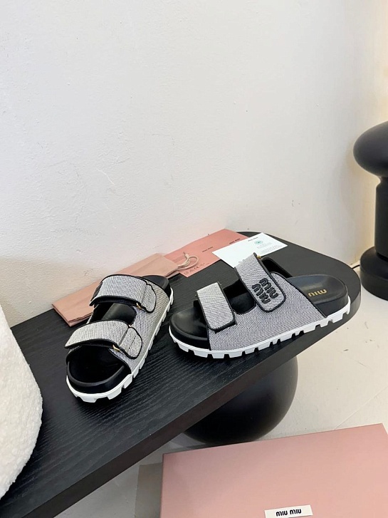 Женские шлёпанцы MIU MIU серого цвета