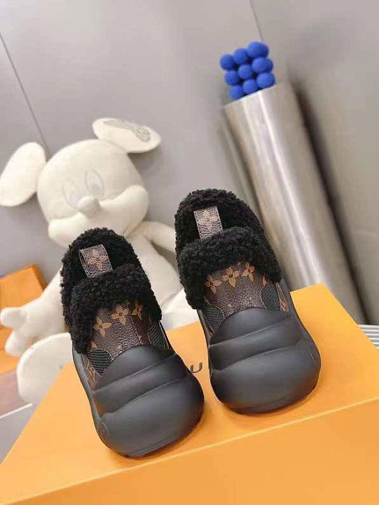 Женские кожаные кроссовки с мехом Louis Vuitton Archlight