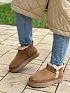 Женские замшевые ботники с мехом UGG Mass Platform - Chestnut