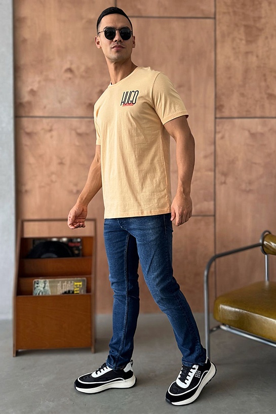 Мужская бежевая футболка Hugo Boss