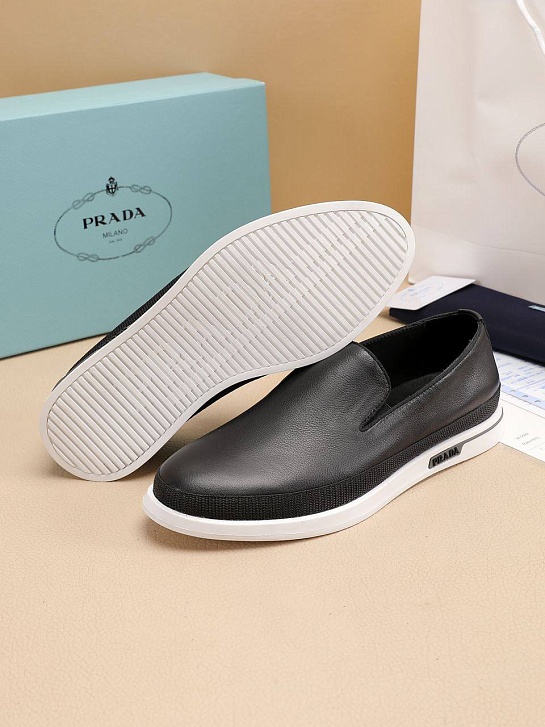 Мужские кожаные слипоны Prada Saint Tropez - Black / White