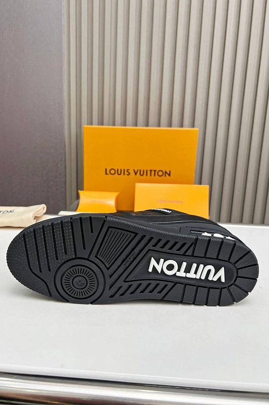 Кожаные кроссовки Louis Vuitton Trainer Monogram - Black