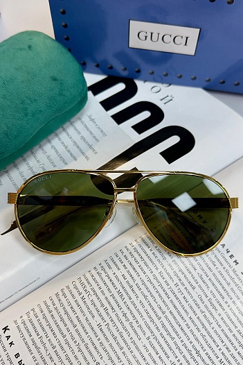 Солнцезащитные очки Gucci GG Monogram