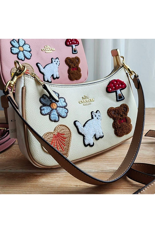 Сумка Coach Teri creature patches 24x13 см