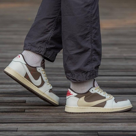 Кроссовки Travis Scott x Nike Air Jordan 1 Low "Reverse Mocha" Premium