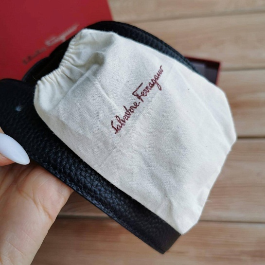 Кожаный ремень Salvatore Ferragamo (ширина 4 см, длина 100 / 105 см)